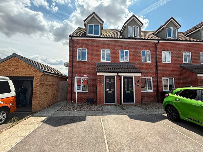 3 Bedroom End Of Terrace House For Sale In Snow Close, Holdingham, Sleaford, NG34