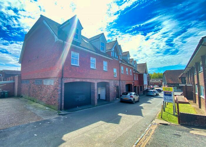 1 Bedroom Flat To Rent In Bell Farm Lane, Uckfield, TN22