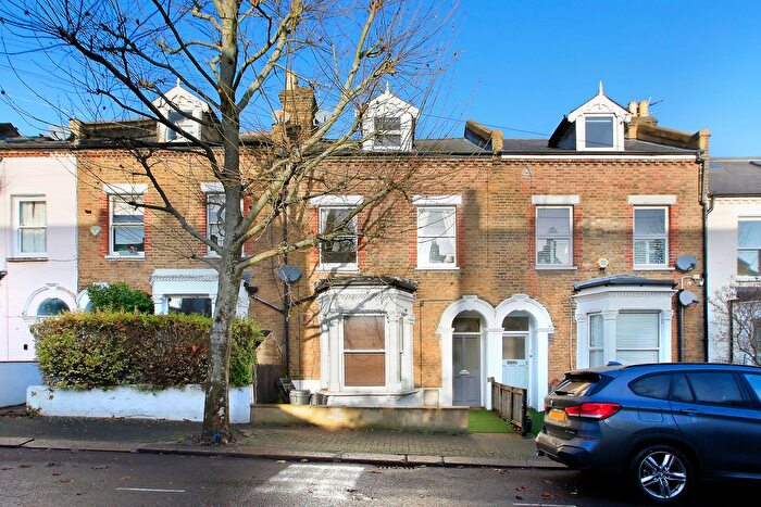 1 Bedroom Flat To Rent In Lebanon Gardens, Wandsworth, SW18