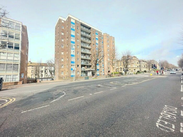 1 Bedroom Flat To Rent In The Drive, Hove, East Sussex, BN3