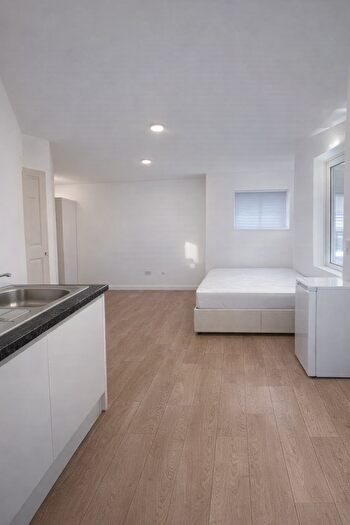 Studio To Rent In Gillet Road, CR7