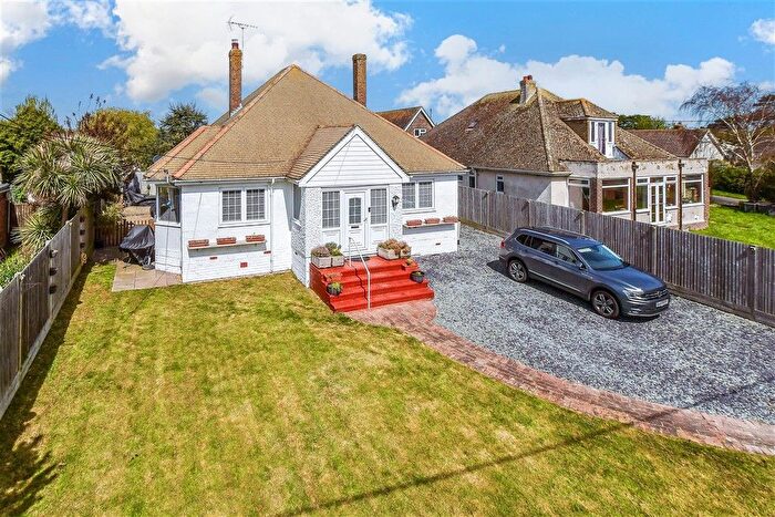 4 Bedroom Detached Bungalow For Sale In Kingsway, Dymchurch, Romney Marsh, Kent, TN29