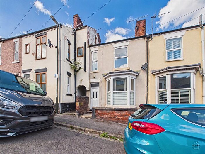 3 Bedroom Terraced House For Sale In Dowdeswell Street, Chesterfield, S41