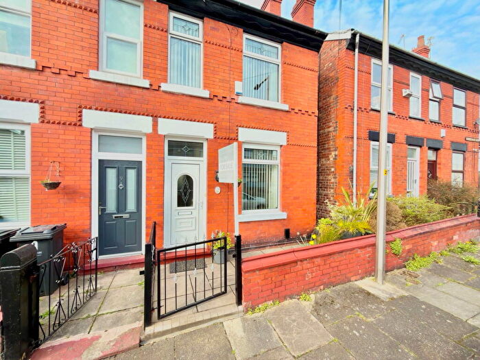3 Bedroom Semi Detached House For Sale In Beechwood Avenue, South Reddish, Stockport, SK5