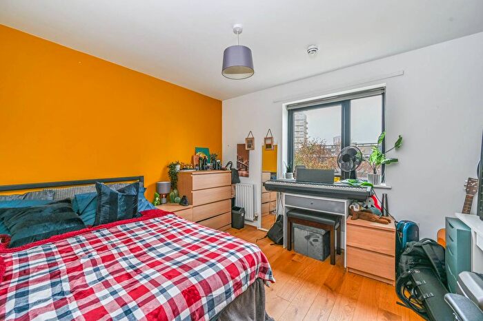2 Bedroom Flat For Sale In Coade Court, Paradise Road, Clapham, London, SW4