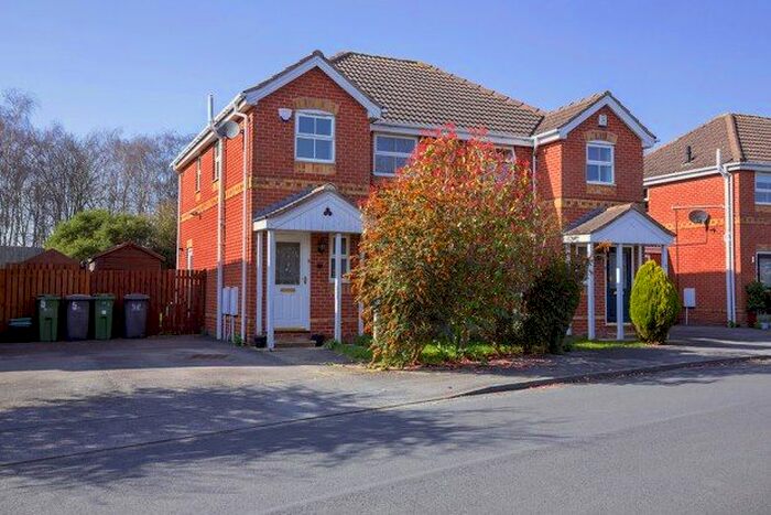 3 Bedroom Semi-Detached House To Rent In Goodwood Grove, York, YO24