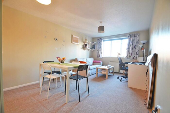 1 Bedroom Flat To Rent In Armoury Road London, SE8