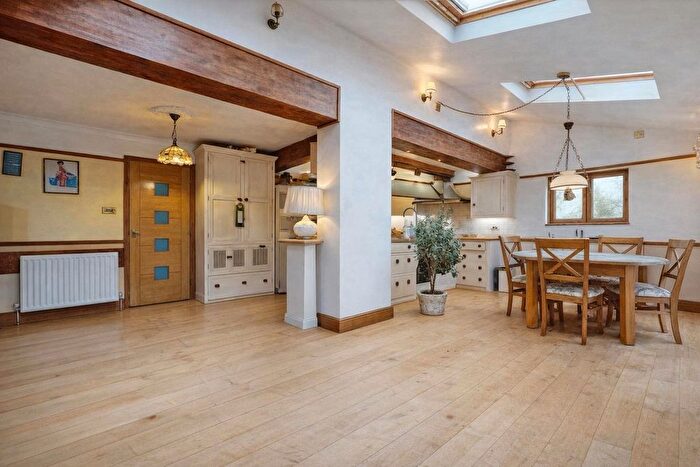 4 Bedroom Detached House For Sale In Yeats Close, Newport Pagnell, MK16