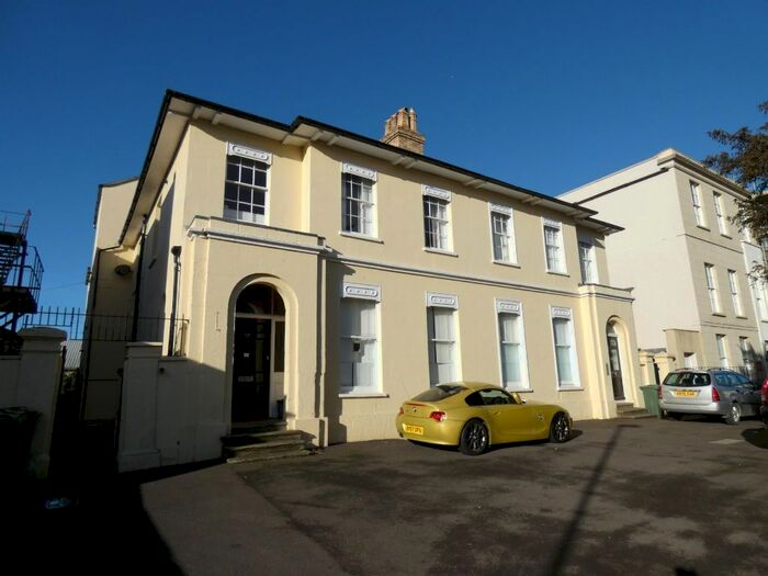 1 Bedroom Flat To Rent In Winchcombe Street, GL52