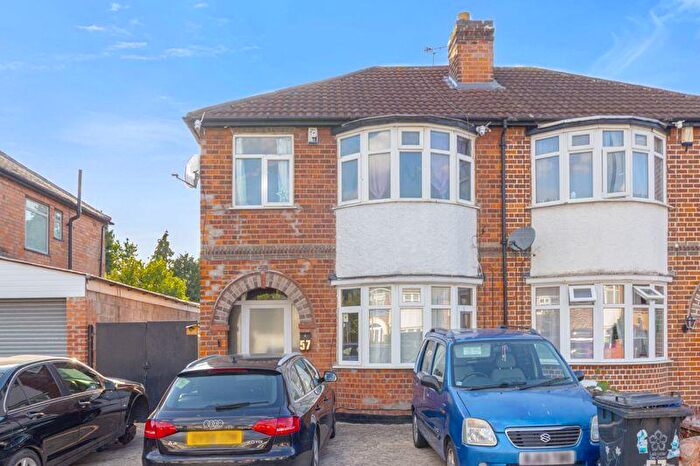 3 Bedroom Semi-Detached House For Sale In Heyworth Road, Leicester, LE3