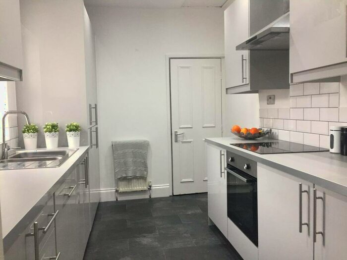 5 Bedroom Terraced House To Rent In Holly Avenue, Jesmond, Newcastle Upon Tyne, NE2