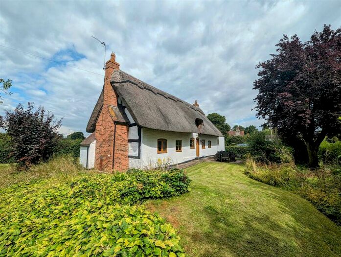 3 Bedroom Cottage For Sale In Ledbury Road, Staunton, GL19