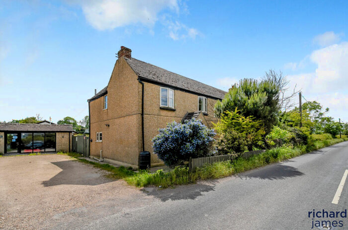 3 Bedroom Detached House For Sale In Packhorse Lane, Purton, SN5