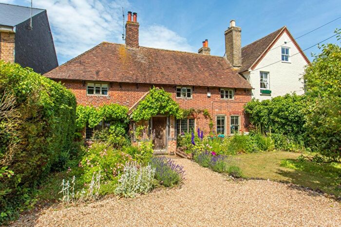 3 Bedroom Semi Detached House For Sale In Ashford Road, Badlesmere Lees, Faversham, Kent, ME13