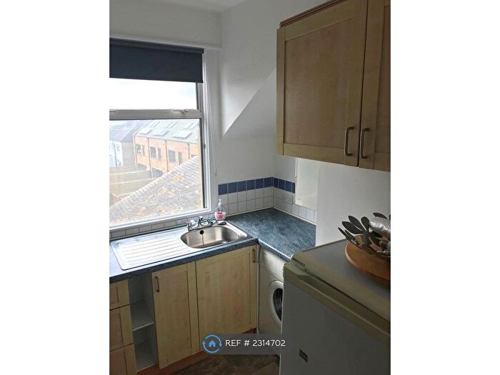 1 Bedroom Flat To Rent In Streatham High Road, London, SW16