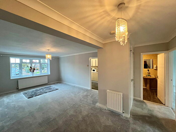 2 Bedroom Flat For Sale In Oakworth Bank, Park Road, Hesketh Park, Southport, PR9