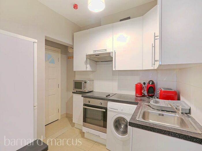 Studio To Rent In Holland Road, London, W14