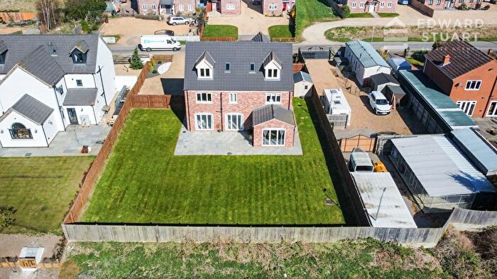 5 Bedroom Detached House For Sale In Mill Road, Murrow, Wisbech, Cambridgeshire, PE13