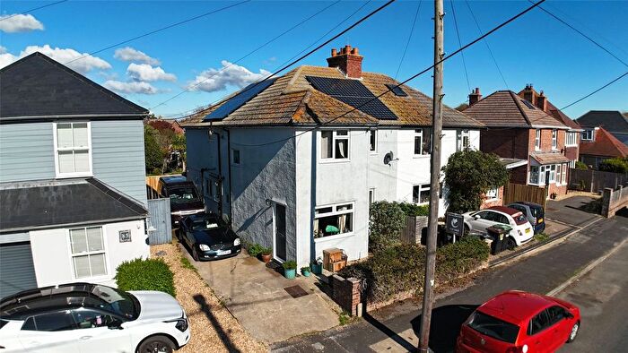 4 Bedroom Semi-detached House For Sale In Keyhaven Road, Milford On Sea, Lymington, Hampshire, SO41