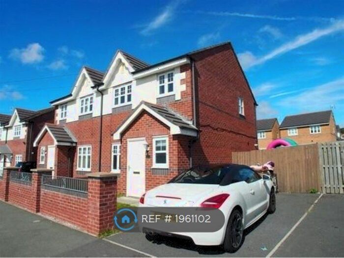3 Bedroom Semi-Detached House To Rent In Beechwood Drive, Prenton, CH43