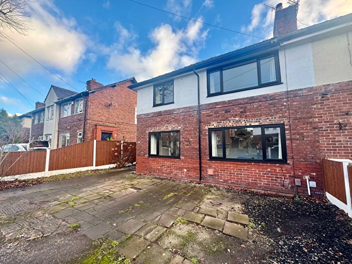 3 Bedroom Semi Detached House For Sale In Hilton Crescent, Worsley, M28