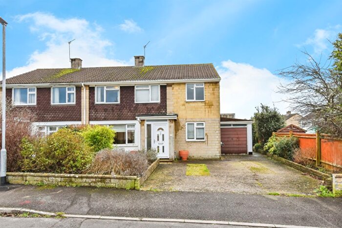 3 Bedroom Semi-Detached House For Sale In Woodhayes Road, Frome, BA11