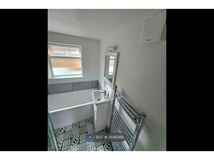 1 Bedroom Flat To Rent In Templar Street, Dover, CT17