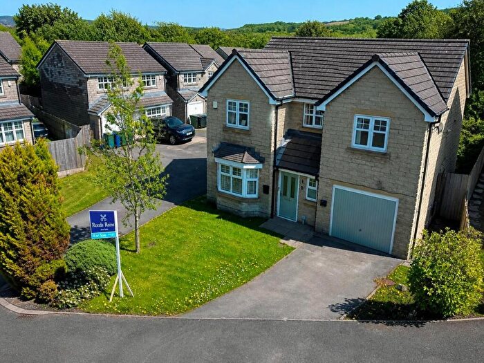 4 Bedroom Detached House For Sale In Siskin Avenue, Bacup, Lancashire, OL13