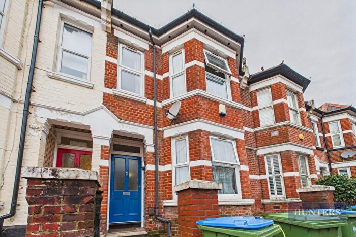 7 Bedroom House To Rent In Silverdale Road, Southampton, SO15