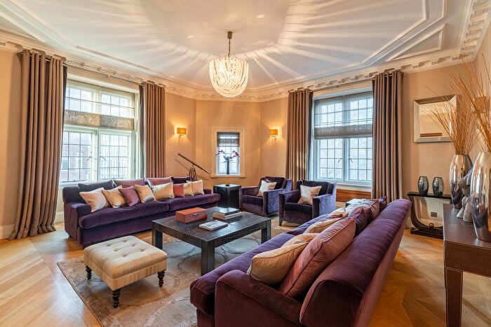 5 Bedroom Flat To Rent In Sloane Square, London, SW1W