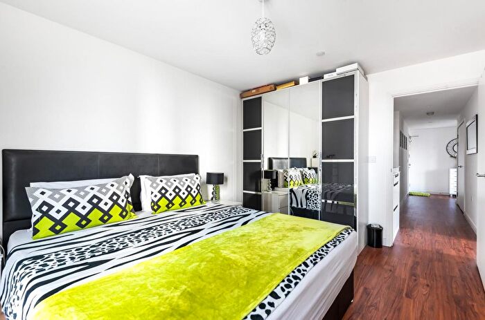 2 Bedroom Flat For Sale In Elmira Street, London, SE13