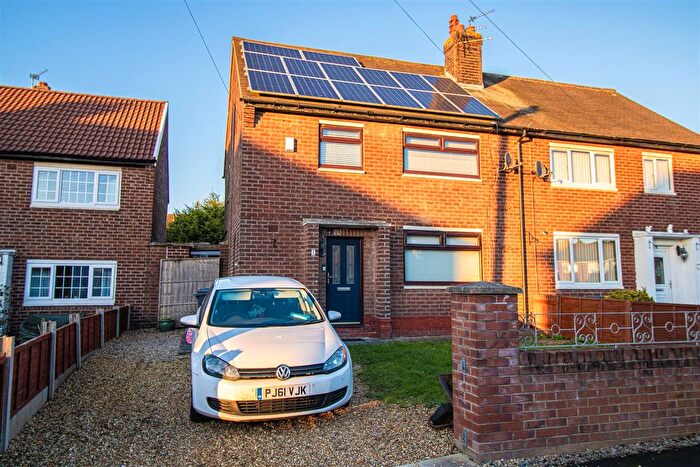 3 Bedroom Semi-Detached House To Rent In Bartle Place, Ashton-On-Ribble, Preston, PR2