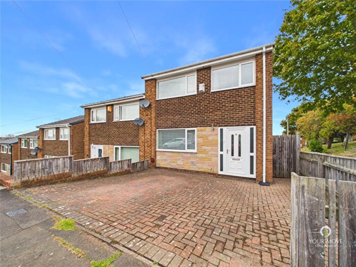 3 Bedroom Semi-Detached House For Sale In Hindley Close, Ryton, Tyne And Wear, NE40