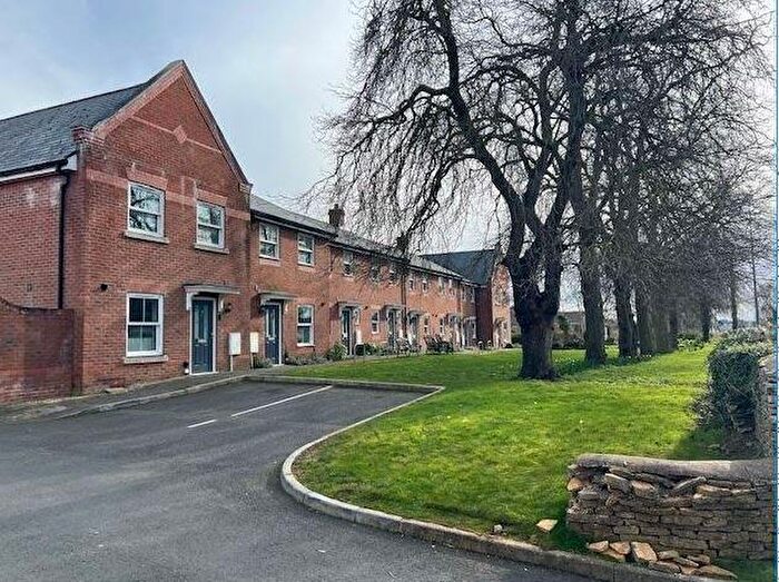 2 Bedroom Property To Rent In Kings Park Bicester, OX26