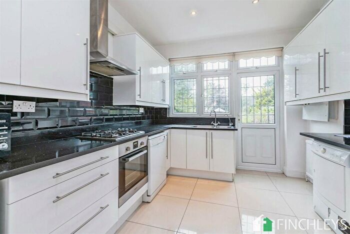 3 Bedroom Semi-Detached House For Sale In Ventnor Drive, Totteridge, N20