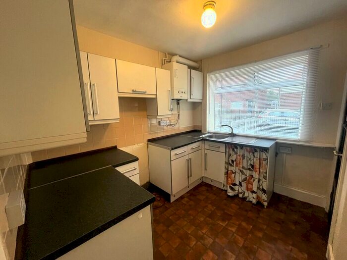 3 Bedroom Town House To Rent In Surrey Street, Doncaster, DN4