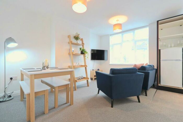 2 Bedroom Apartment To Rent In Wellington Hill West, Bristol, BS9