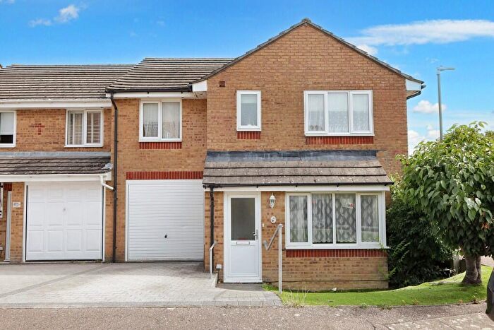 4 Bedroom Semi-Detached House For Sale In Crest Way, BN41
