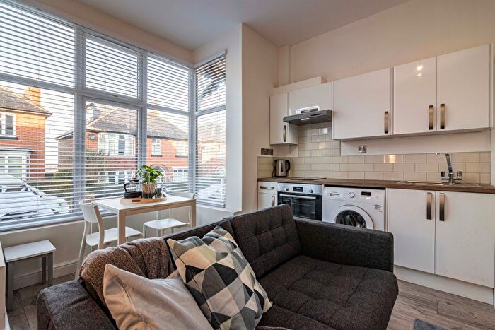 1 Bedroom Flat To Rent In Milner Road, Nottingham, NG5