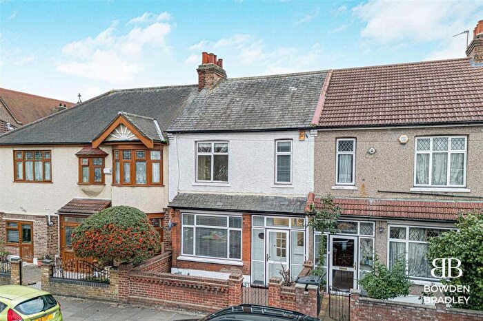 3 Bedroom House For Sale In Lowbrook Road, Ilford, IG1