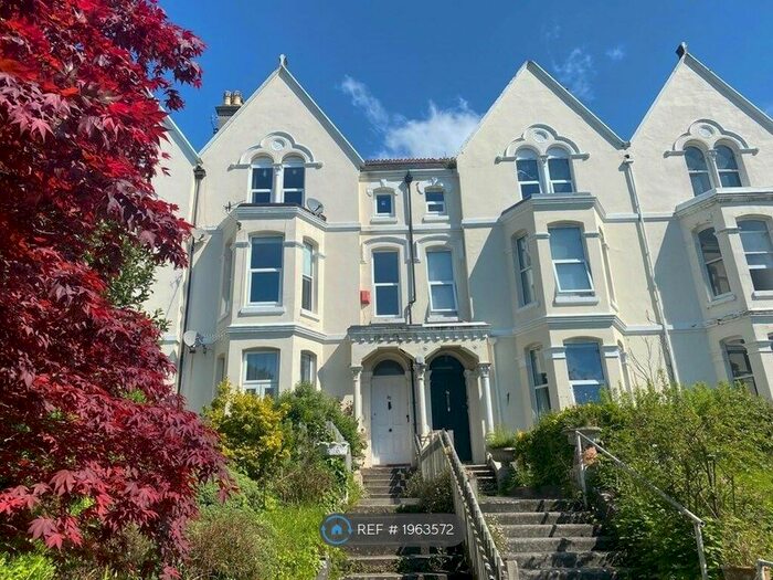 2 Bedroom Flat To Rent In Mutley/Mannamead Border, Plymouth, PL4