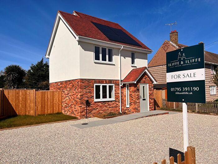 3 Bedroom Detached House For Sale In Bayfield, Painters Forstal, ME13
