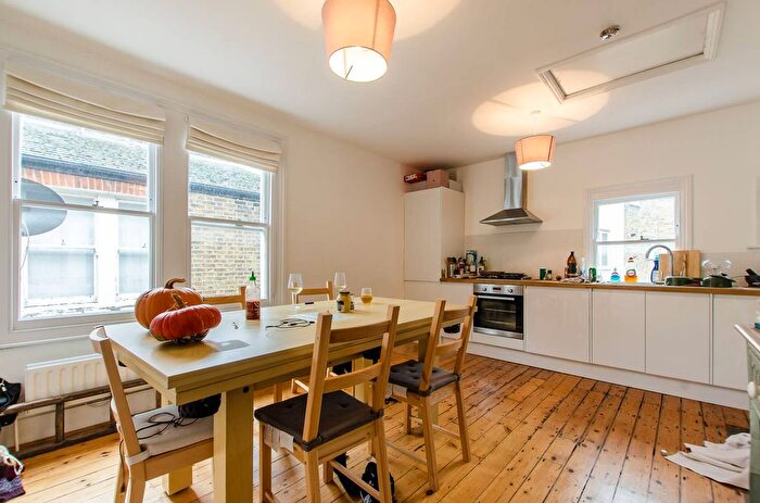 1 Bedroom Flat To Rent In Brading Road, Brixton Hill, London, SW2