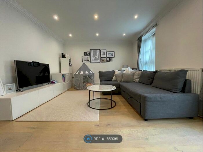 2 Bedroom Flat To Rent In Lough Road, London, N7