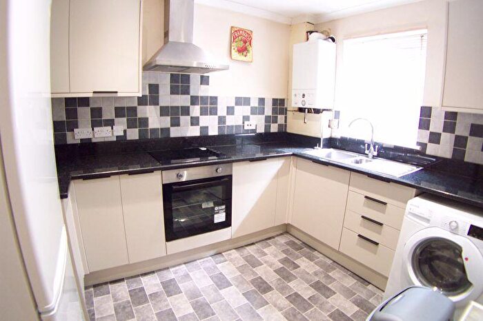 2 Bedroom Semi-Detached House To Rent In Chapel Fold, Leeds, LS6