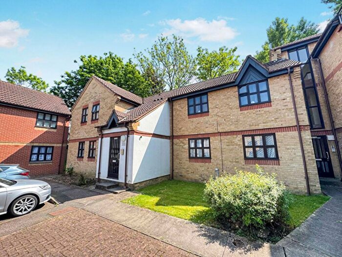 1 Bedroom Apartment To Rent In Lodgehill Park Close, Harrow, HA2