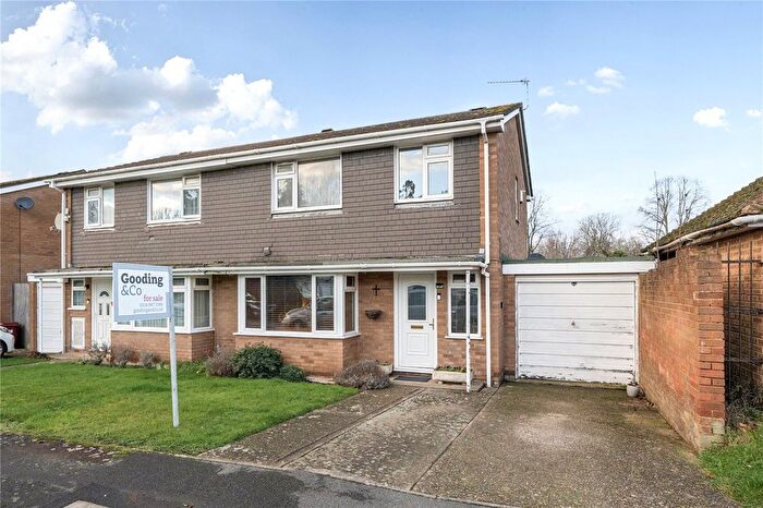 3 Bedroom Semi Detached House For Sale In Cooper Close, Whitley Wood, RG2