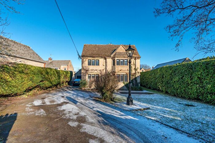 3 Bedroom Detached House For Sale In Churchfields, Stonesfield, OX29