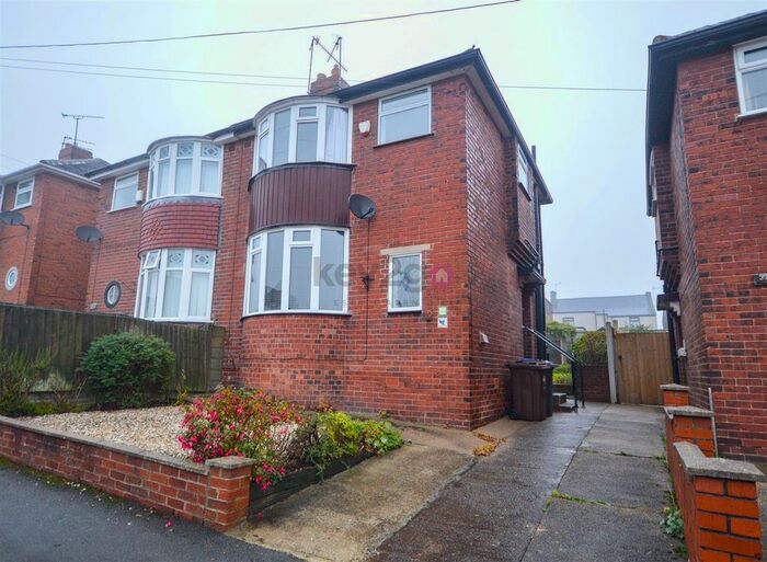 3 Bedroom Semi-Detached House To Rent In Sharrard Grove, Sheffield, S12