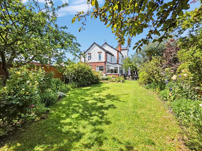 5 Bedroom Semi-Detached House For Sale In Caythorpe Road, Caythorpe, Nottingham, NG14